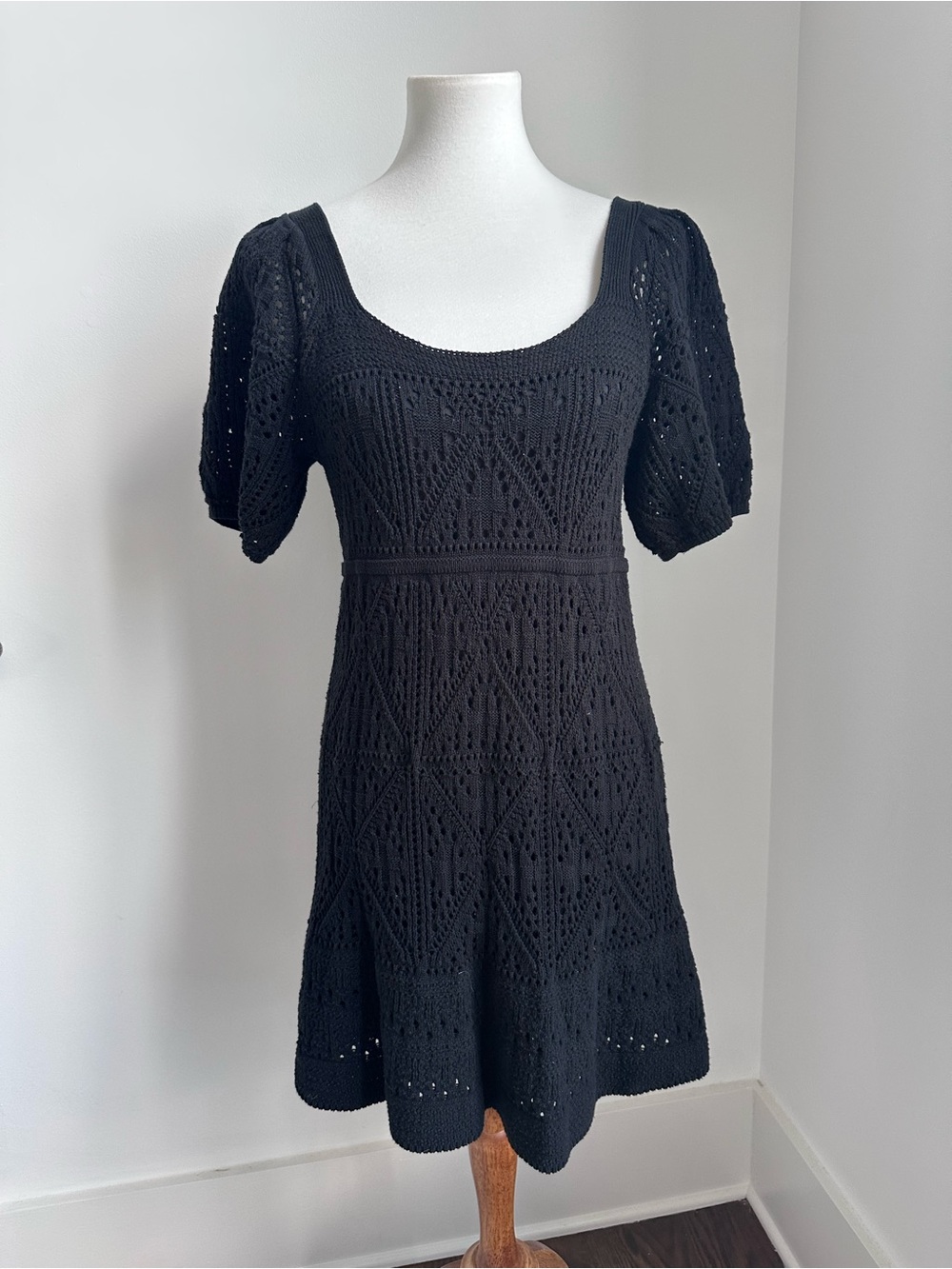 Saltwater LUXE Black Crochet Knit Short-Sleeve Scoop Neck Dress Size Large